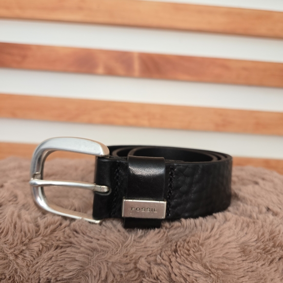 Fossil Black Genuine Leather Belt 26” Silver Tone Buckle - Picture 2 of 5